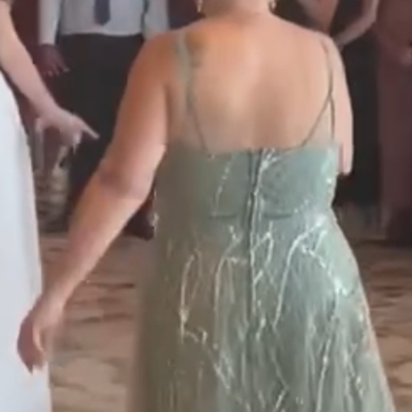 Wore once! Perfect for wedding or prom! - Picture 5 of 5